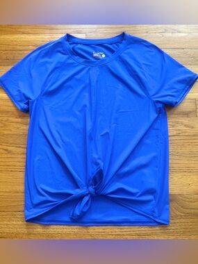 Lilly Pulitzer Small Luxletic Kieran Tee, NWOT, 
Gorgeous Electric Blue Tie Frnt